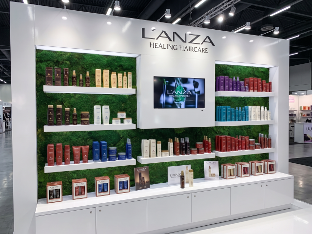 L'ANZA Healing Haircare Teşhir Standı